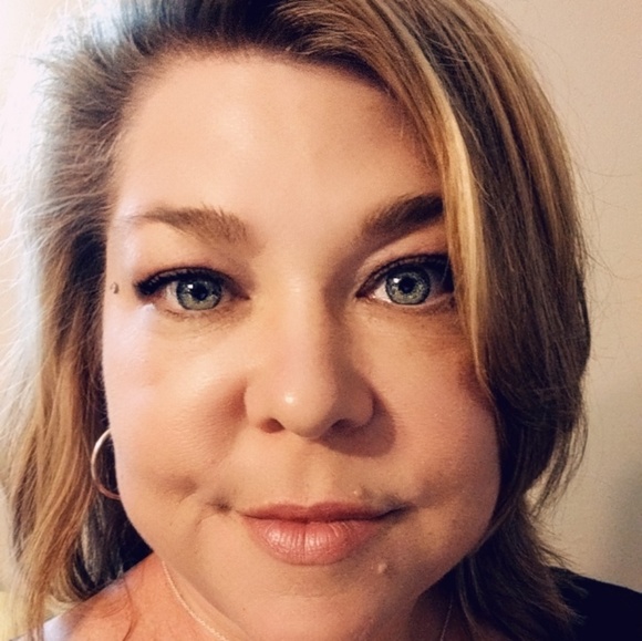 Meet your Posher, Michelle - Picture 4 of 6